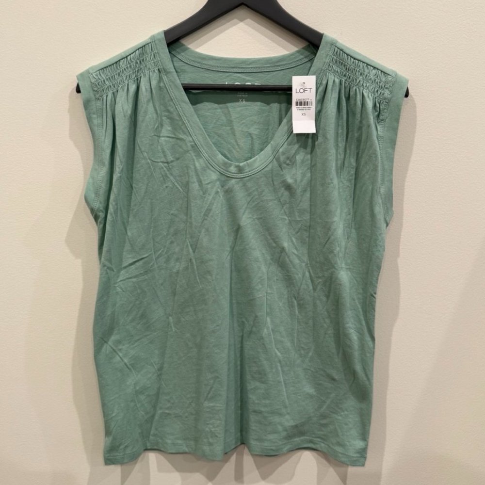 *NWT* Loft Cap Sleeve Top Mint Green